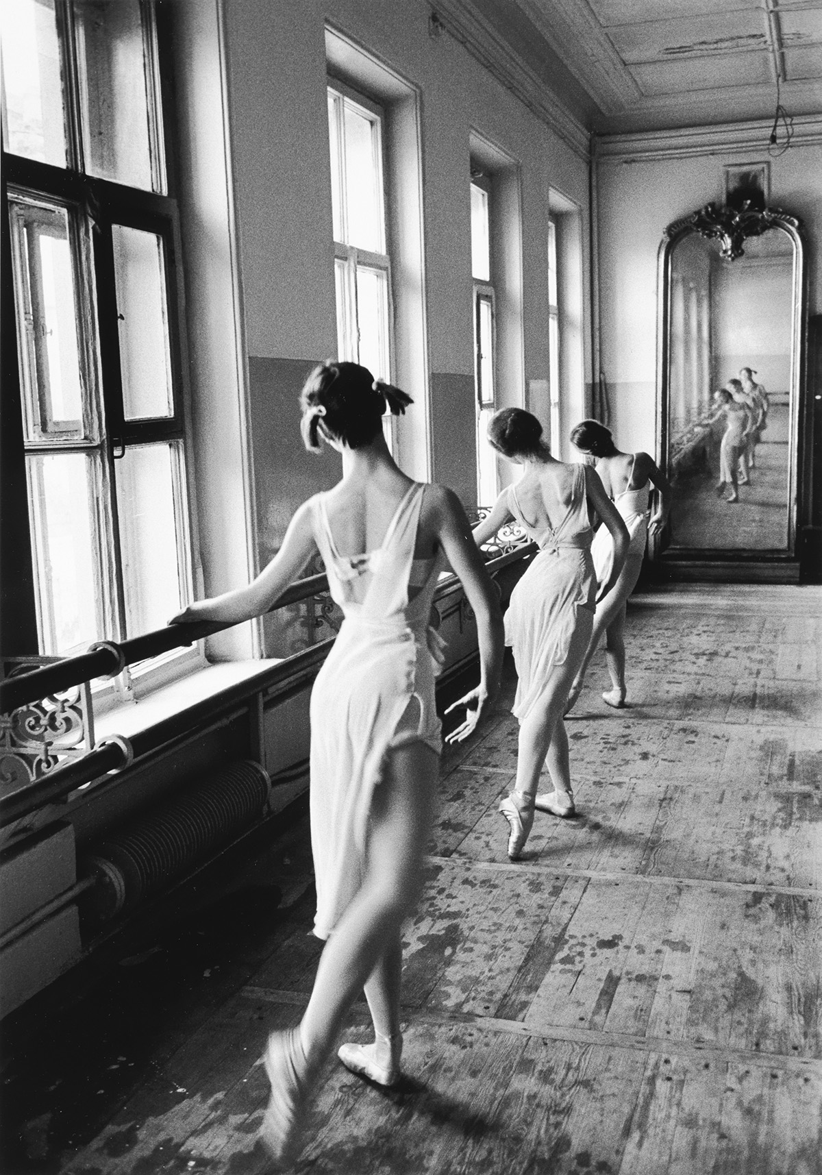 CORNELL CAPA (1918-2008) Bolshoi Ballet School.